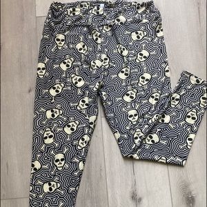 LulaRoe Halloween skull leggings 💀
